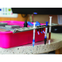 Zirc Syringes Clip-On Holder